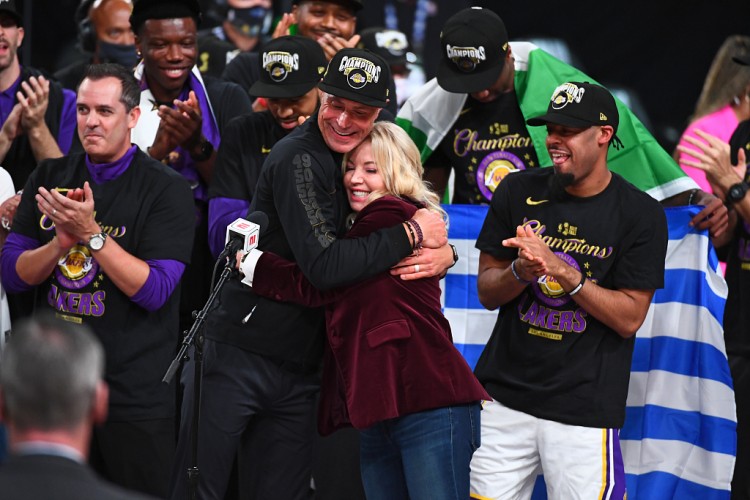 九游体育-里奇·保罗：我们一直受到很好的对待 珍妮和詹眉一起赢得了冠军